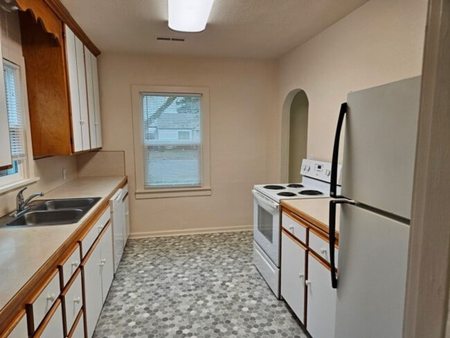 Foto del edificio - 2Bd/1Ba Single Story House - Available to View!