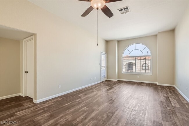 Building Photo - 3125 N Buffalo Dr