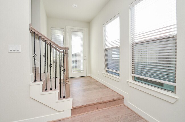 Foto del edificio - 1103 Fuschia Rd