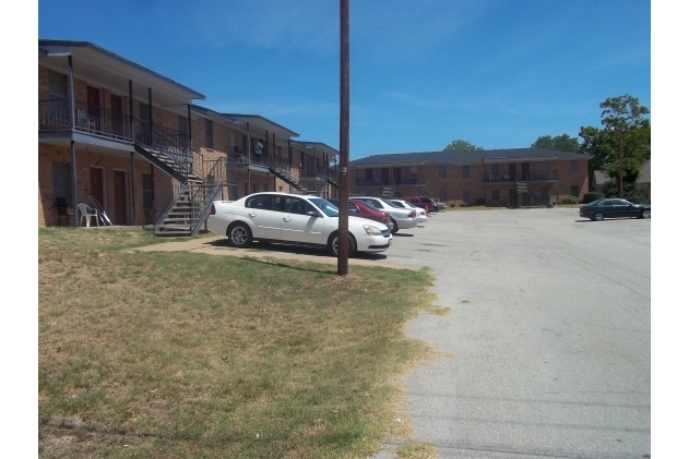 Building Photo - Hilltop Apartments