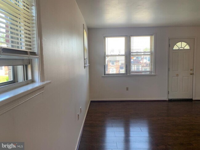 Foto del edificio - 338 Beverly Blvd