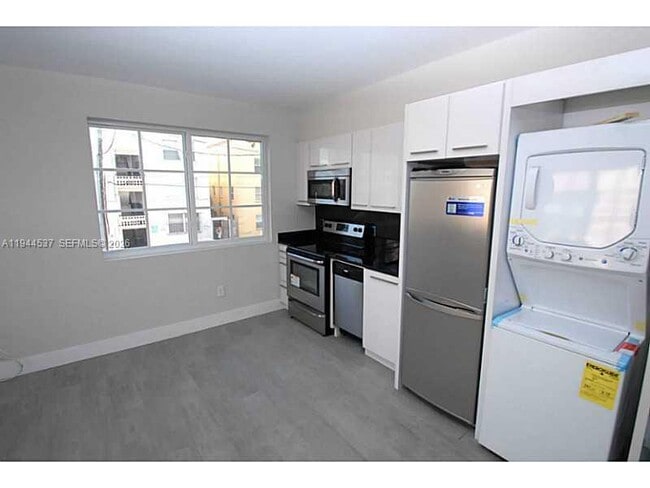 Building Photo - 1321 Pennsylvania Ave