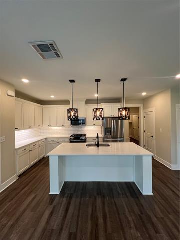 Foto del edificio - 412 Carneros Dr