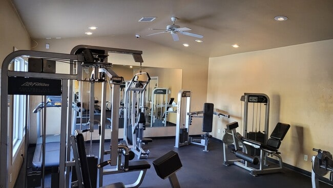 Building Photo - 5251 Indian River Dr