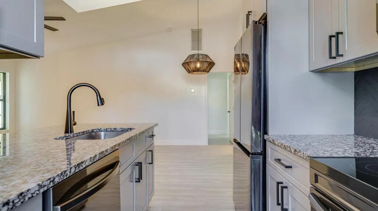 Photo - 5118 SW Courtyards Way #25, Cape Coral ~ Beautifully Renovated 2/2 Condo ~ Walk to Cape Harbour