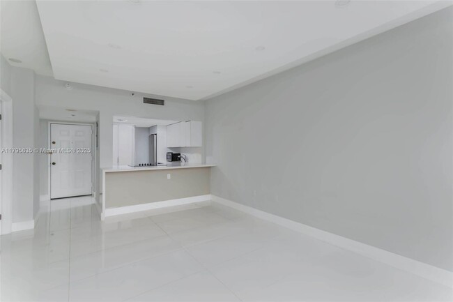 Foto del edificio - 540 Brickell Key Dr