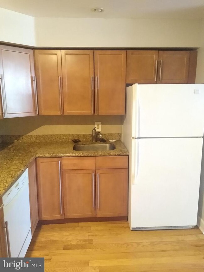 Building Photo - 1054 Spring Valley Ct