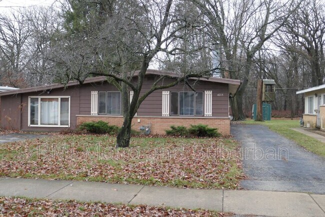 Building Photo - 4715 Linden Ave
