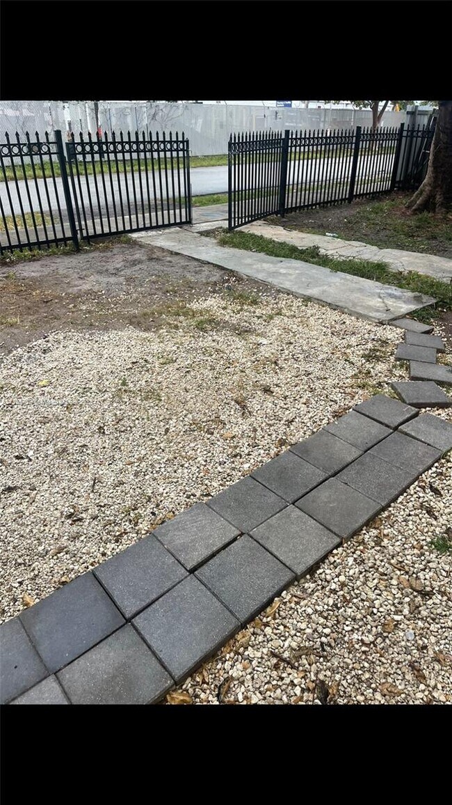 Foto del edificio - 4201 NW 25th Ave