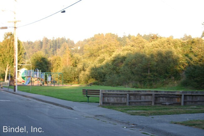Foto del edificio - 3 br, 2 bath House - 1351 Stromberg Ave