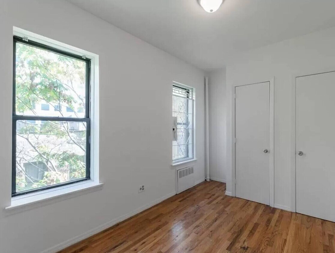 Foto del edificio - 425 E 65th St