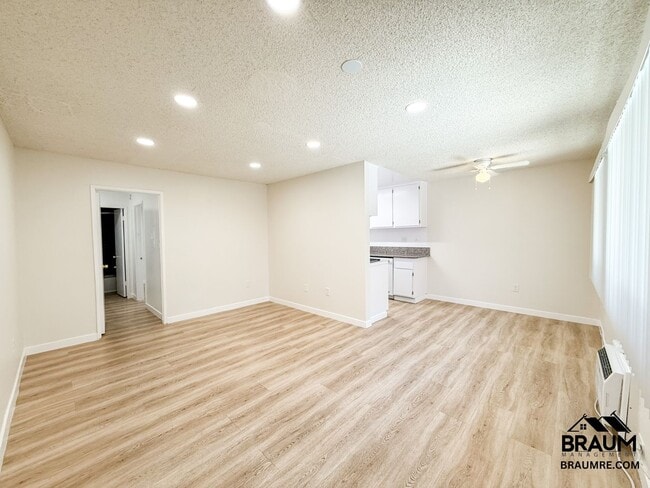 Building Photo - 5461 Kester Ave