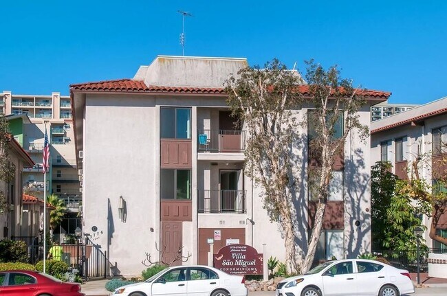 Front of Complex - 3796 Alabama St