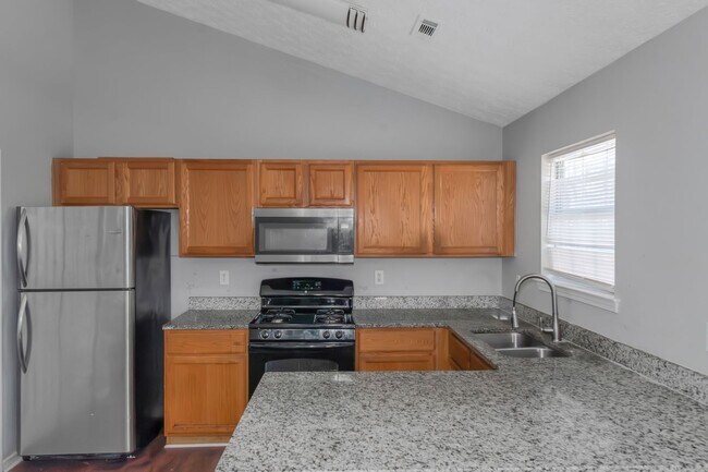 Foto del edificio - Spacious Home in Prime Location
