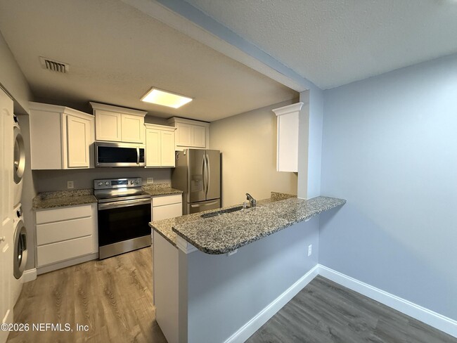Building Photo - 1033 Sea Hawk Dr