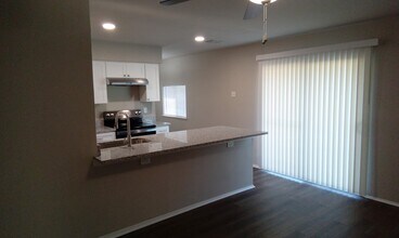 Building Photo - 117 Yorkshire Dr