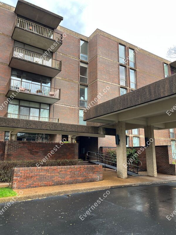 Building Photo - 130 Harpeth Trace Dr