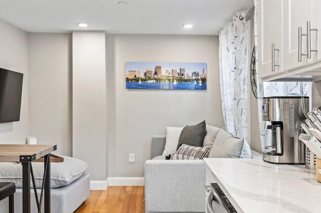 Foto del edificio - 169 Endicott St