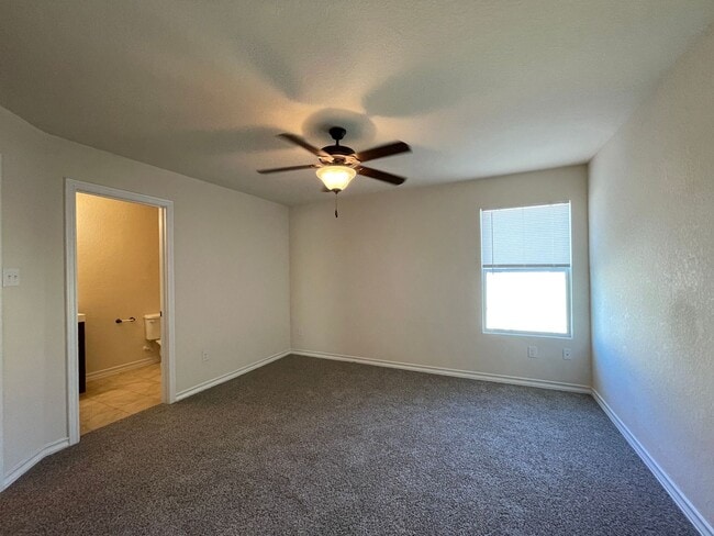 Building Photo - Townhome for rent