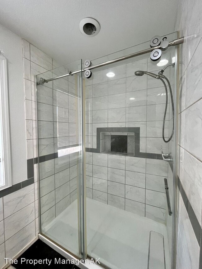 Building Photo - 4 br, 2 bath House - 530 Craig Ave