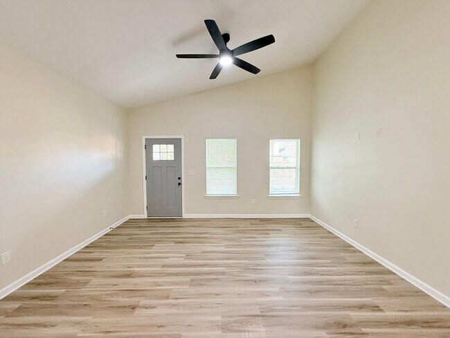 Building Photo - Modern 2-Bedroom Duplex