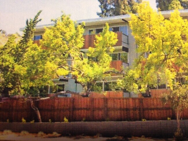 Foto del edificio - 2130 Mountain Blvd