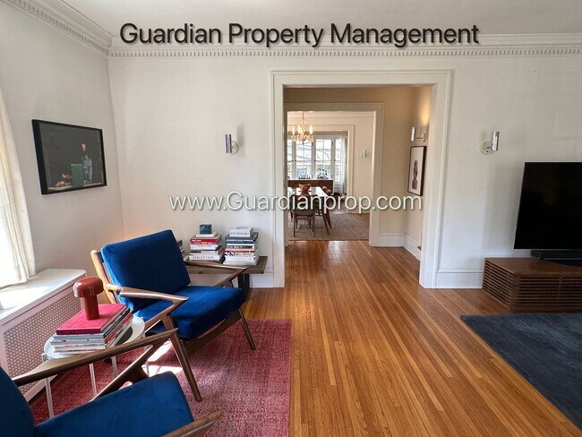 Foto del edificio - Lake is the Isles Single Family Home, 2 Car Garage, Dishwasher, Fenced Yard