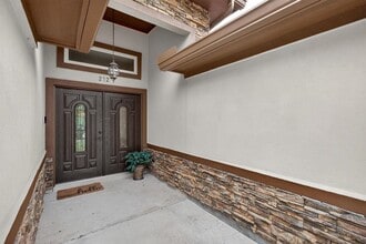 Building Photo - 212 Knights Row