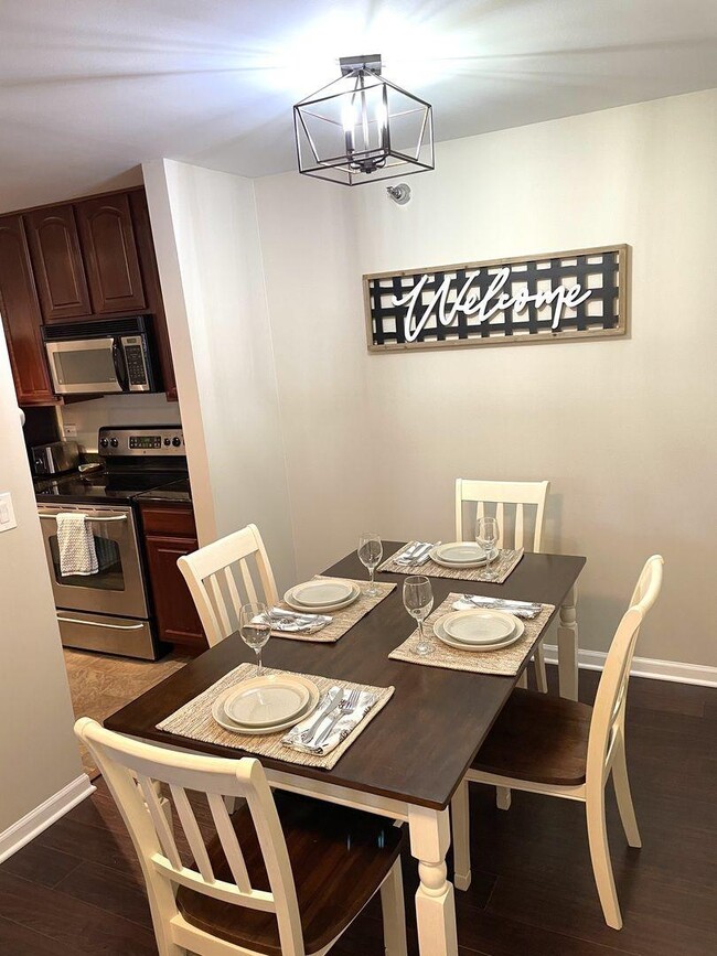 Building Photo - 2 bedroom in Bloomingdale IL 60108