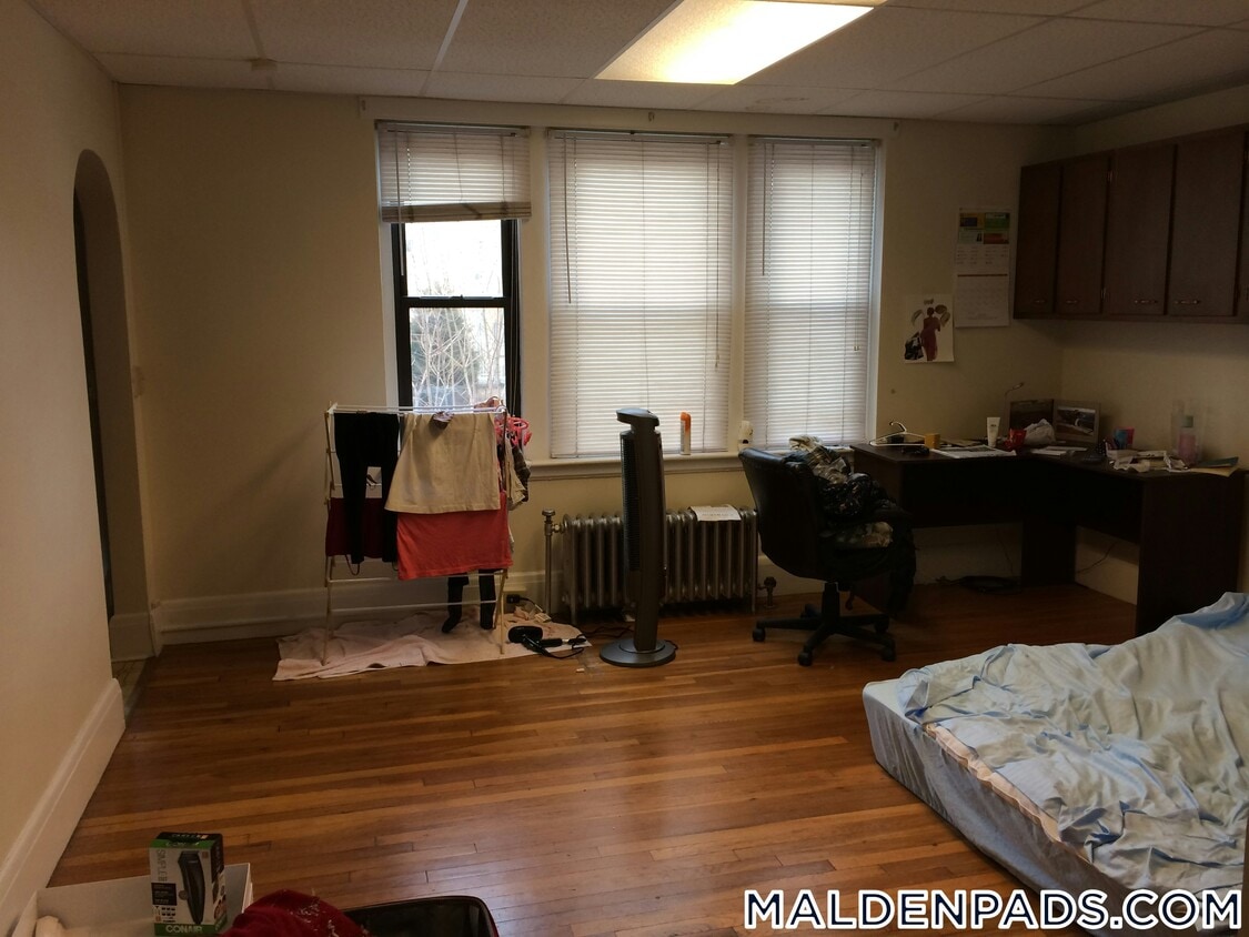 Primary Photo - 349 Pleasant St