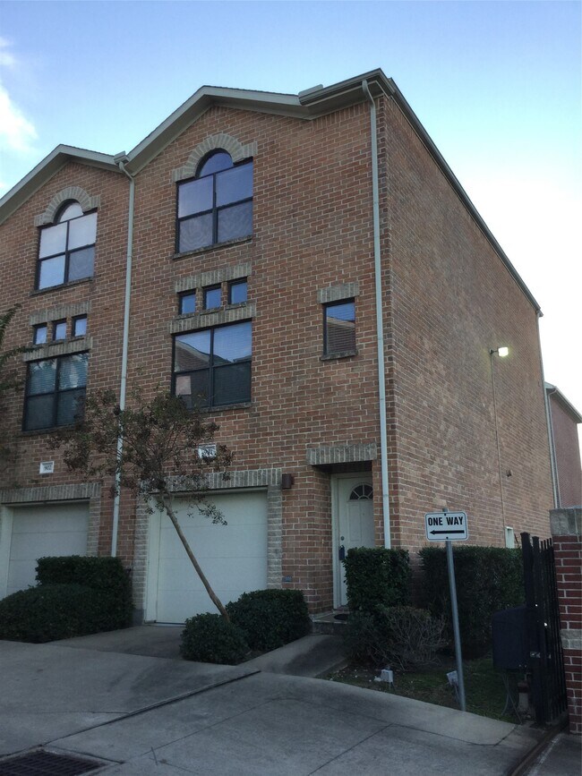 Building Photo - 3501 Link Valley Dr.