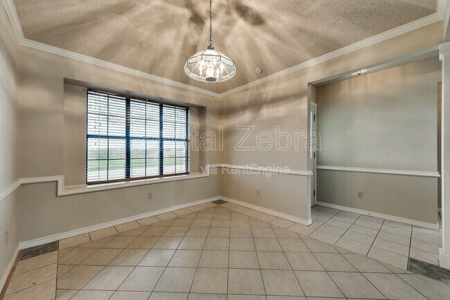 Building Photo - 828 Haverford Ln