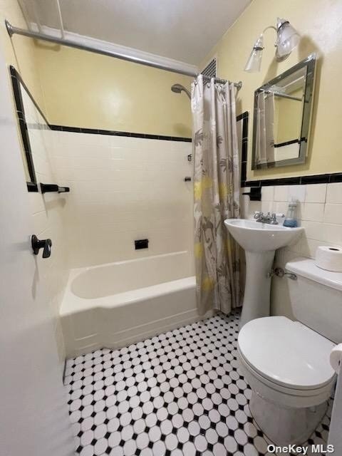 Building Photo - 69-21 53rd Ave