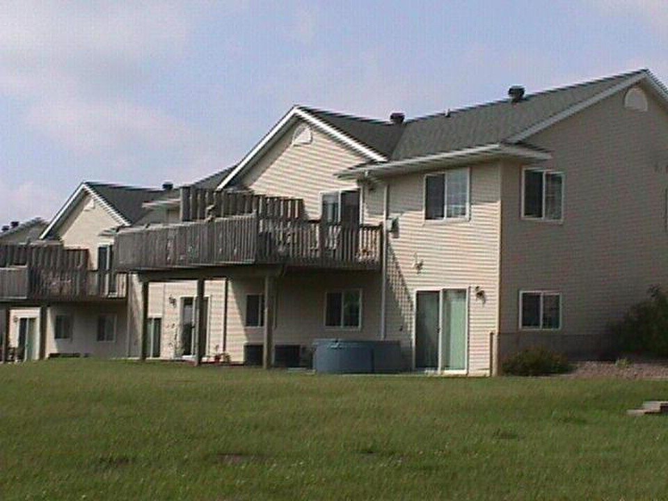 1533 Clearwater Ridge Ct, Eau Claire, WI 54703 Townhome Rentals in