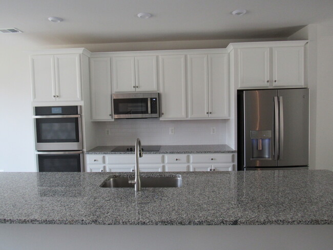 Building Photo - 624 Noush Ct