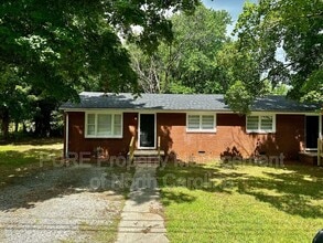 Building Photo - 108 Mendota Ave