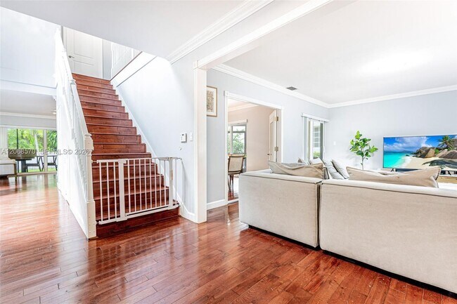 Foto del edificio - 6865 Veronese St