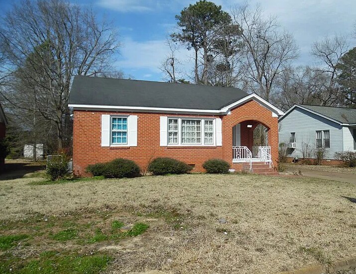 Primary Photo - 354 Walthall St