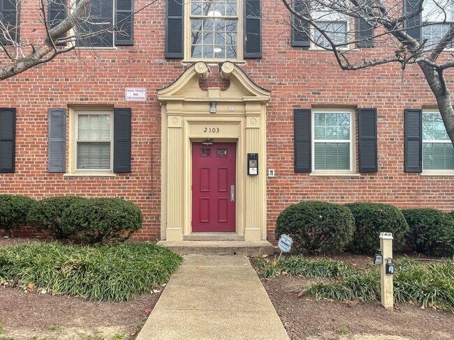Foto del edificio - 2103 Suitland Terrace SE
