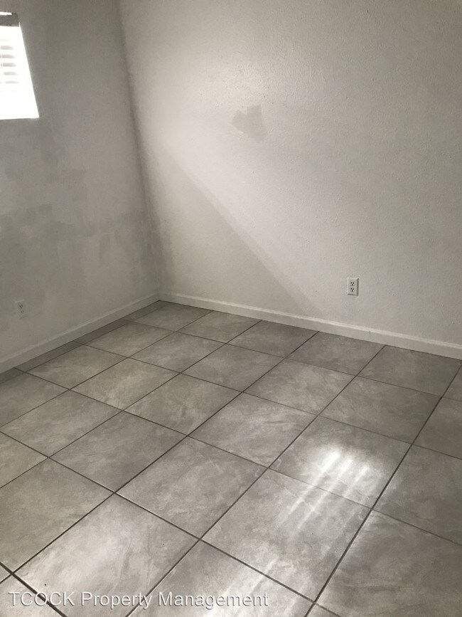 Foto del edificio - 100 N 12th Ave