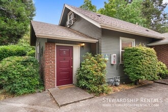 Building Photo - 754 W 12th Ave