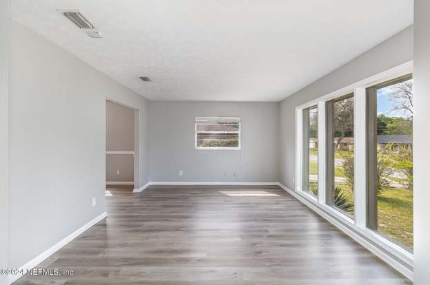 Building Photo - 2867 Holly Bay Rd