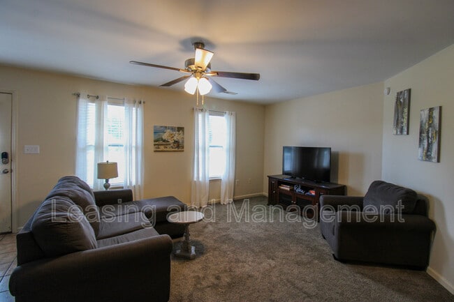 Building Photo - 796 Harbor Pl Dr