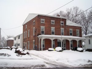 Primary Photo - 66 Main St