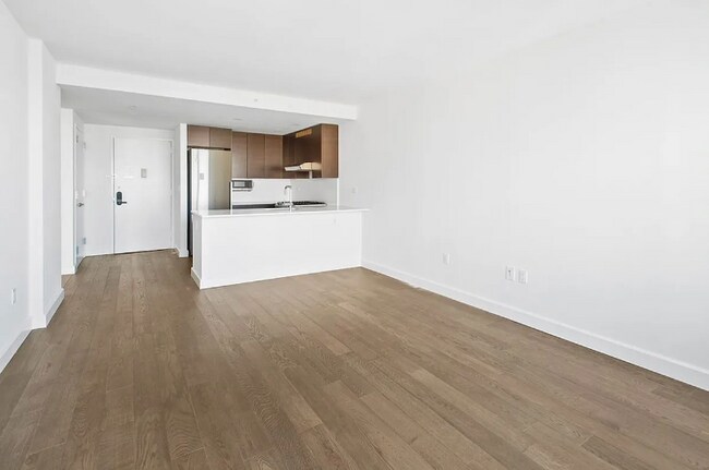 Foto del edificio - 312 W 33rd St