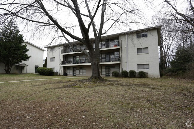 Foto del edificio - Fairfax Gardens Apartments