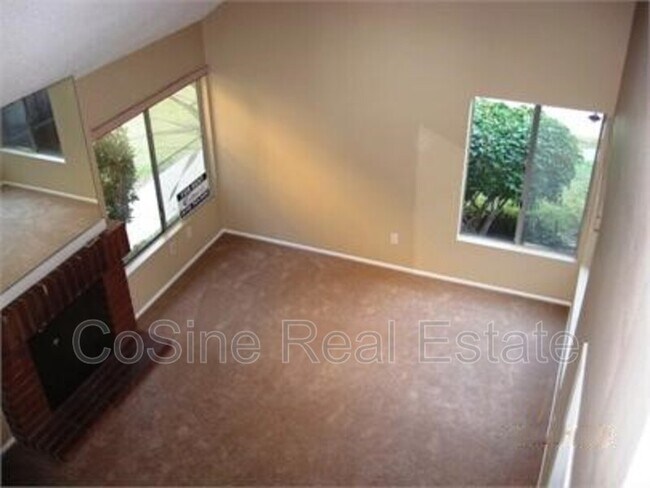 Building Photo - 10695 Esmeraldas Dr