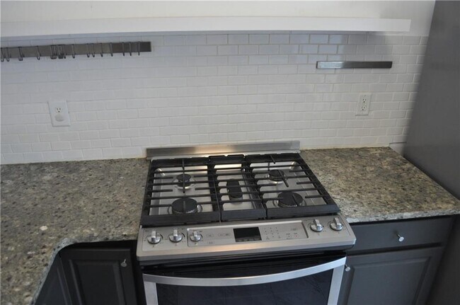 Foto del edificio - 1021 Thornborough Dr