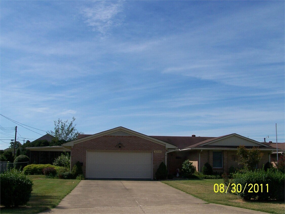 Primary Photo - 2214 Bittel Rd