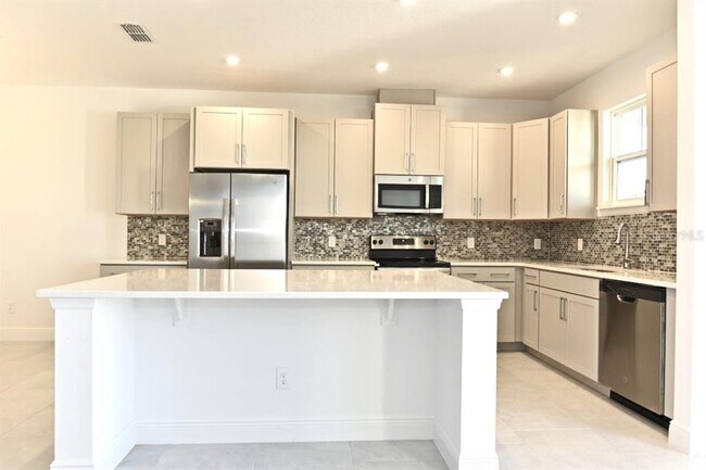 Foto del edificio - 14235 Kellogg Ave